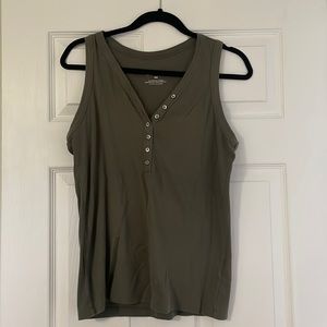 Denver hayes tank top